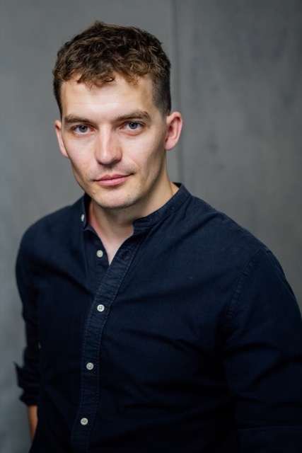 Igor Hnes — headshot 1